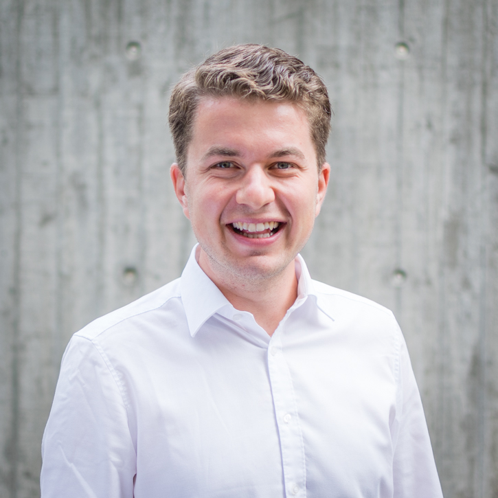 Neu an Bord: Tom Holzschuh ergänzt unser Consultant-Team – für umfassende und passgenaue 360° Kompetenz rund um Produktdaten.