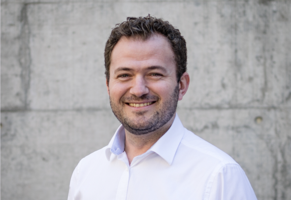 Wir segeln vorwärts! Wir begrüssen an Bord Roberto Tzanavaras in unserem Team.